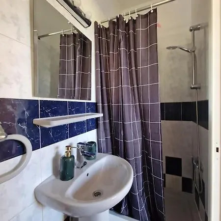 Dora - Royal Villa Klorakas